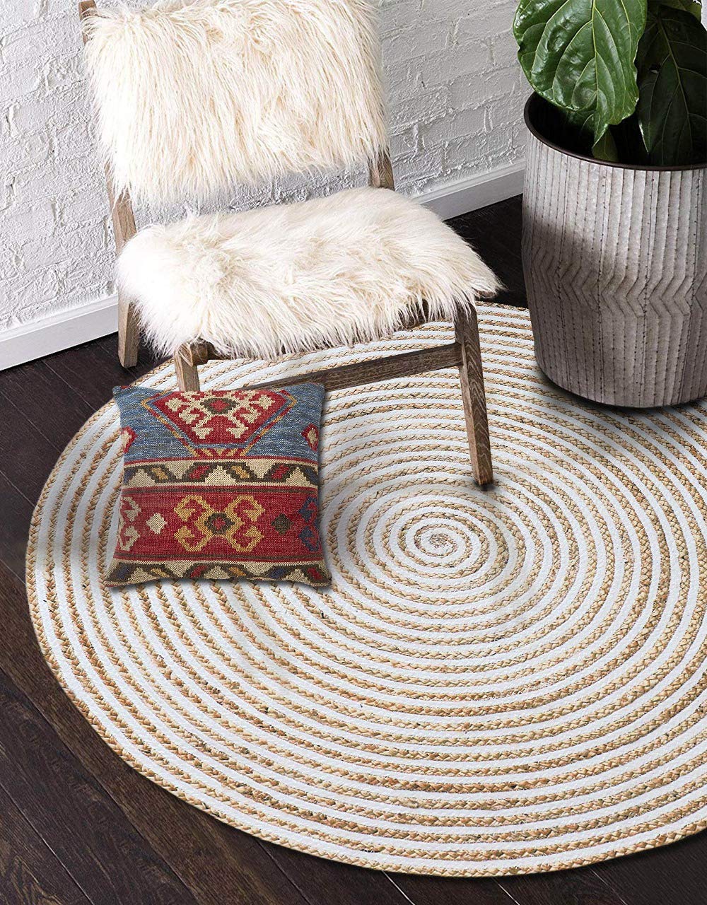 Buy Fernish Decor Jute & Cotton Round Hand Woven, Reversible Carpet Braided  Rug Fabric Border, Boho Look for Living Room Bedroom (Multicolour, 120 cm  Dia) Online at Low Prices in India 
